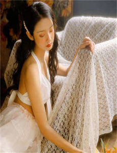 美女光屁屁视频