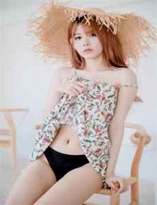 趴桌子打扑克的视频原声